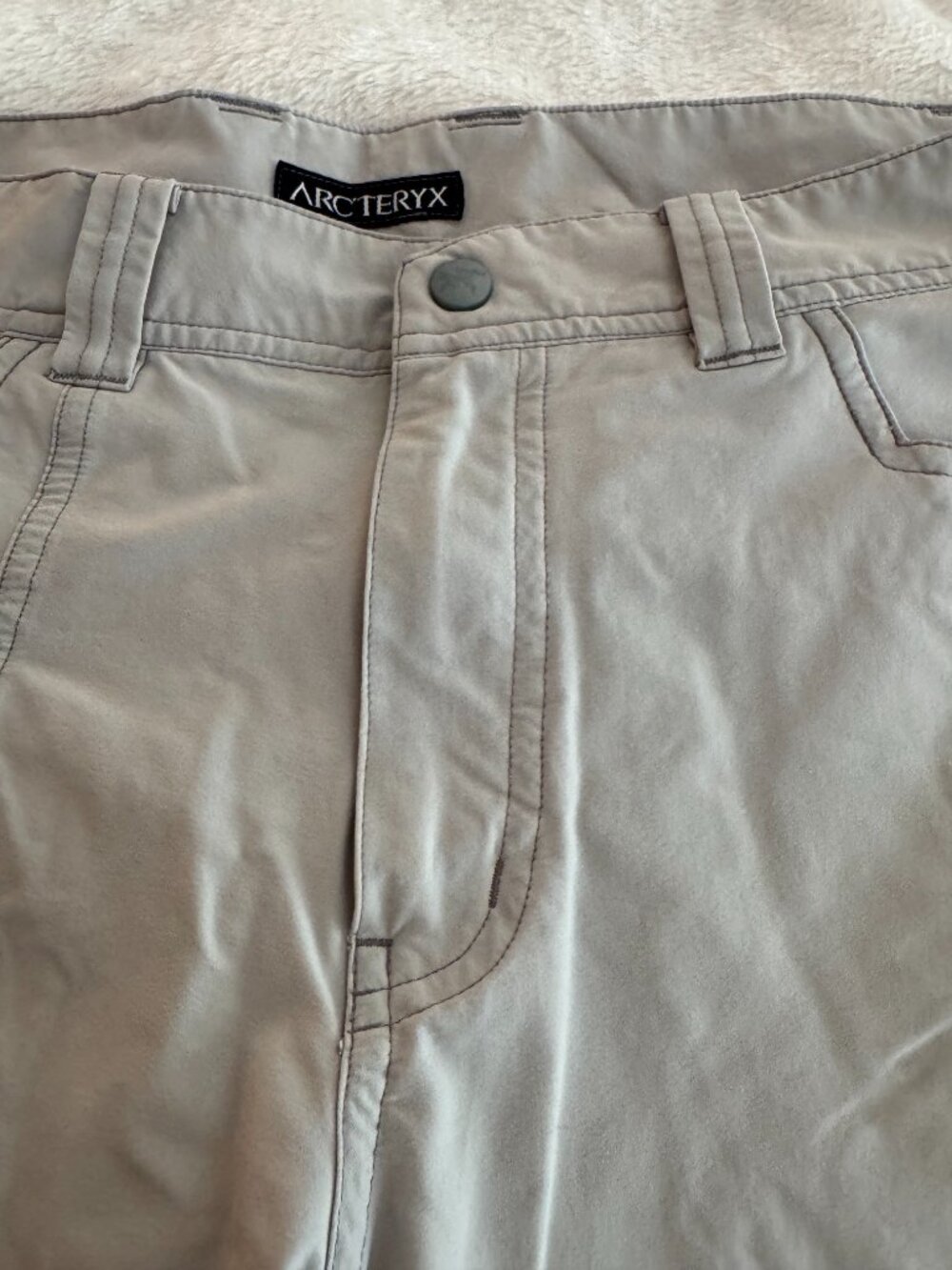 Arc'Teryx Stone Gorpcore Shorts Size 34 - Picture 2 of 14
